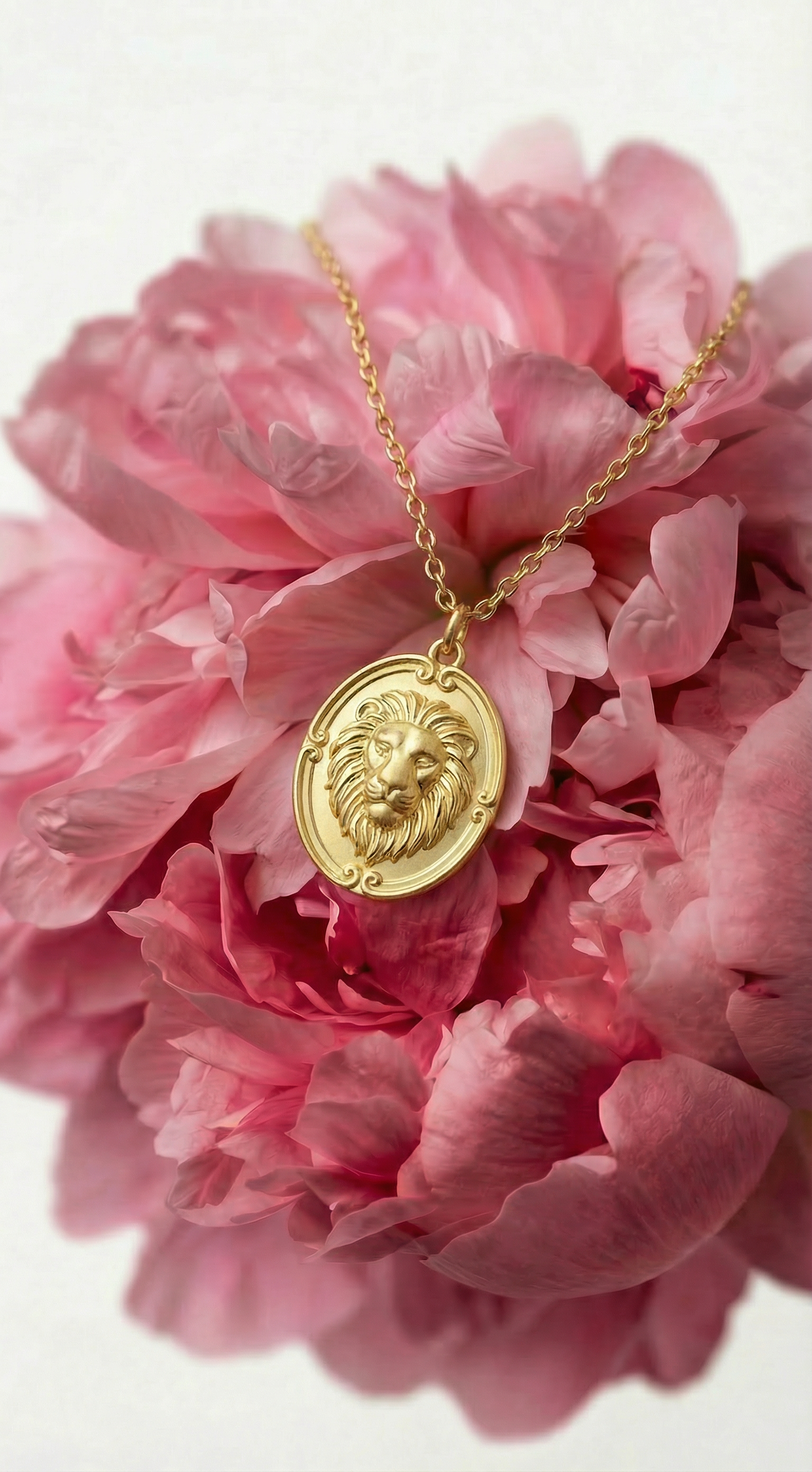 Leo pokryty 14k złotem